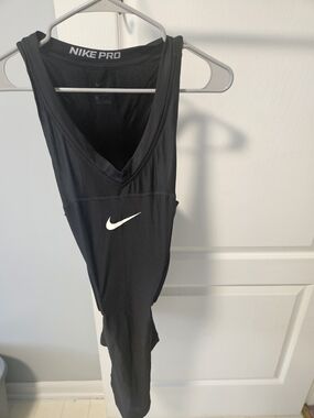 Nike Black V‑Neck Pro Hyperstrong Padded Tank Top